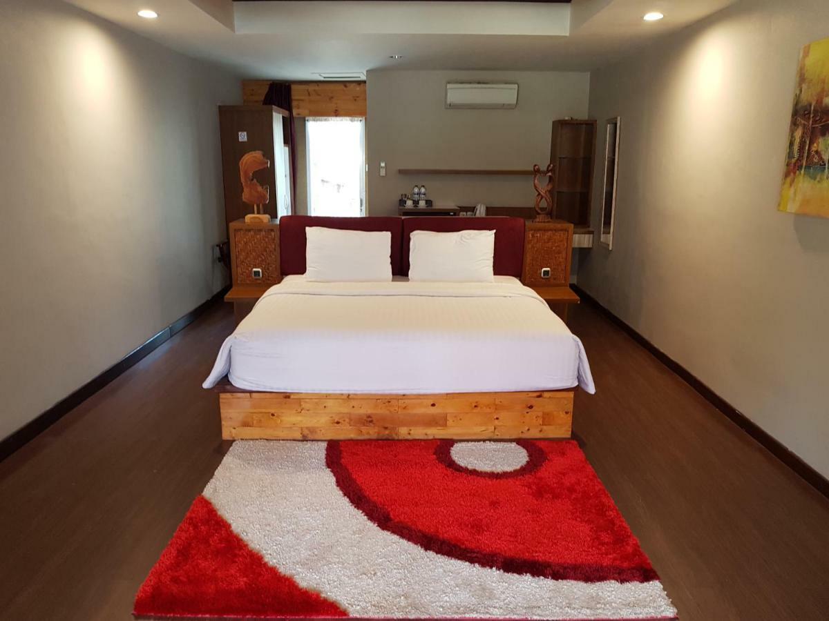 Narisha Guesthouse Kupang  Exterior photo